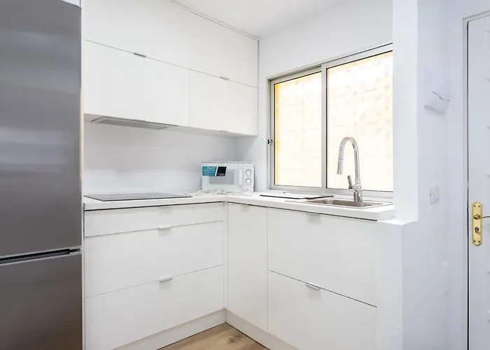 Apartment Home2book Center *