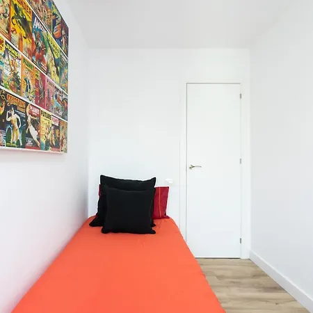 דירה Home2book Center